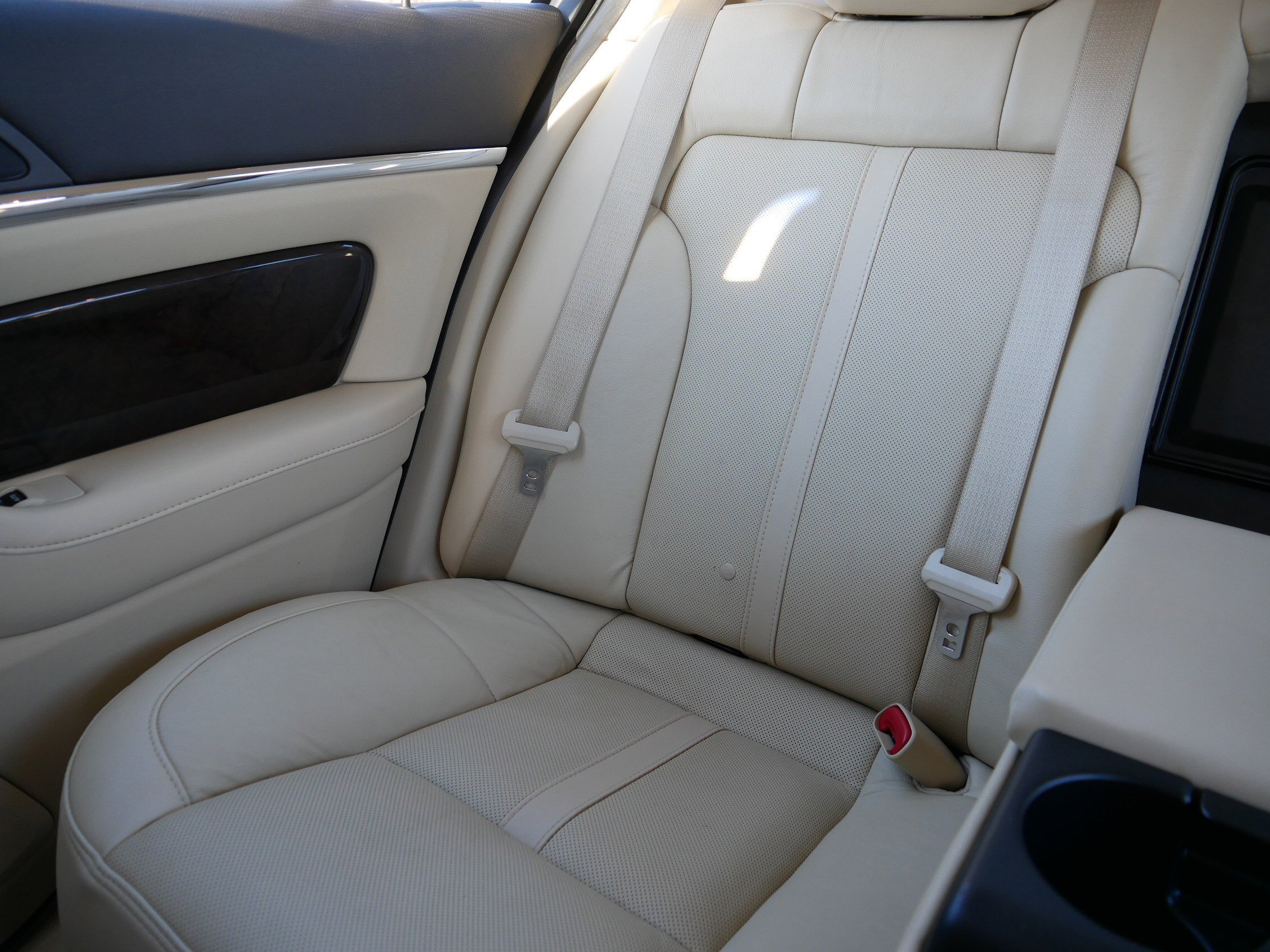 Used 2015 Lincoln MKS w/ Equipment Group 101A image 12