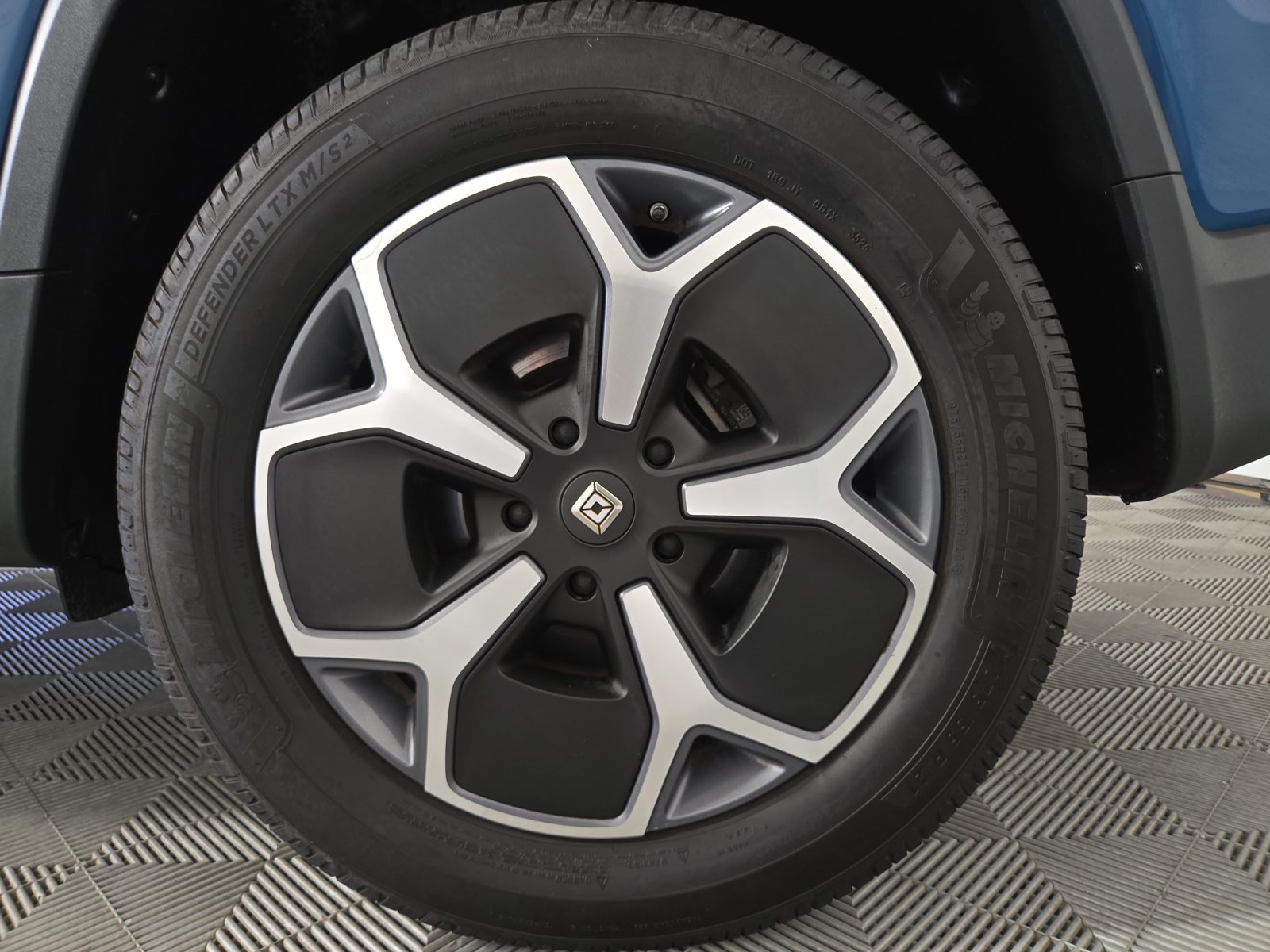 Used 2024 Rivian R1T Adventure Dual AWD/4WD image 10
