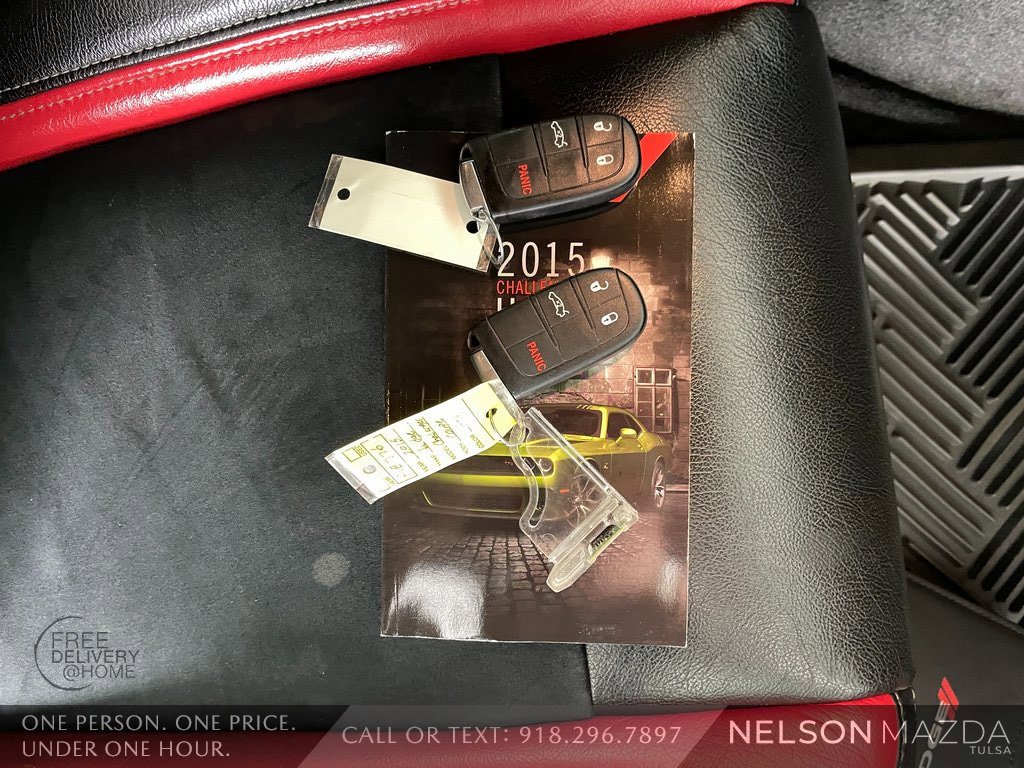 Used 2015 Dodge Challenger SXT image 35