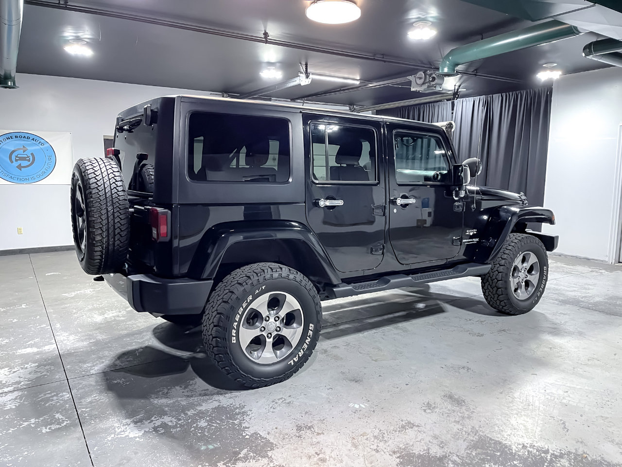 Used 2018 Jeep Wrangler Unlimited Sahara image 8