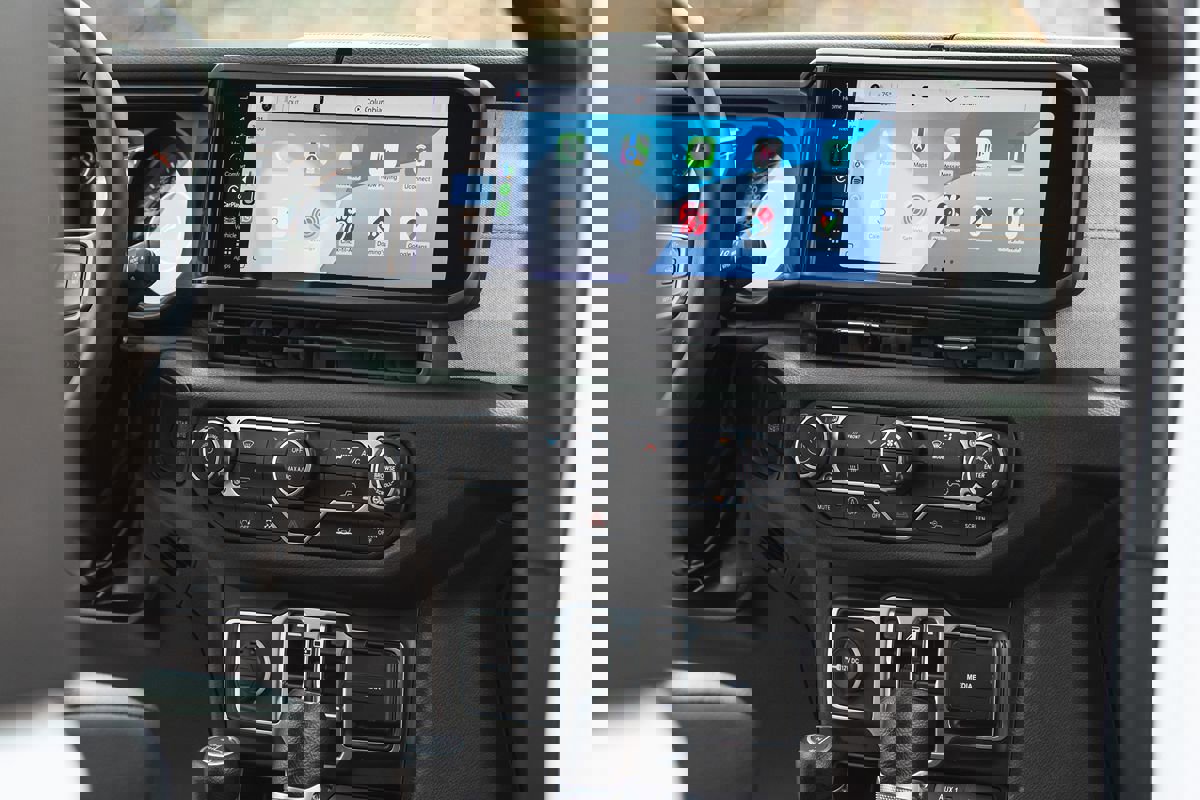 Used 2024 Jeep Gladiator Sport image 28