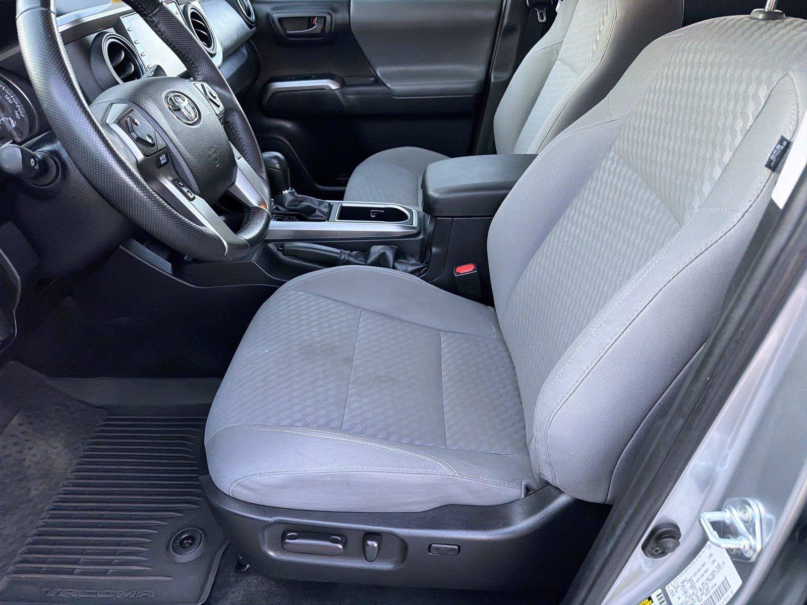 Used 2022 Toyota Tacoma SR5 w/ Technology Package RWD image 8