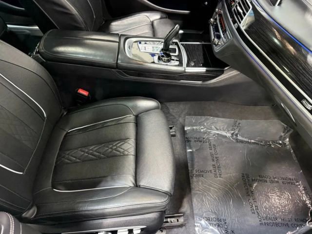 Used 2017 BMW 750i xDrive AWD/4WD image 27