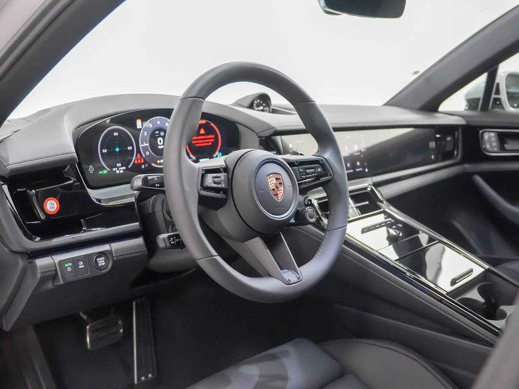 Certified 2025 Porsche Panamera 4 AWD/4WD image 4