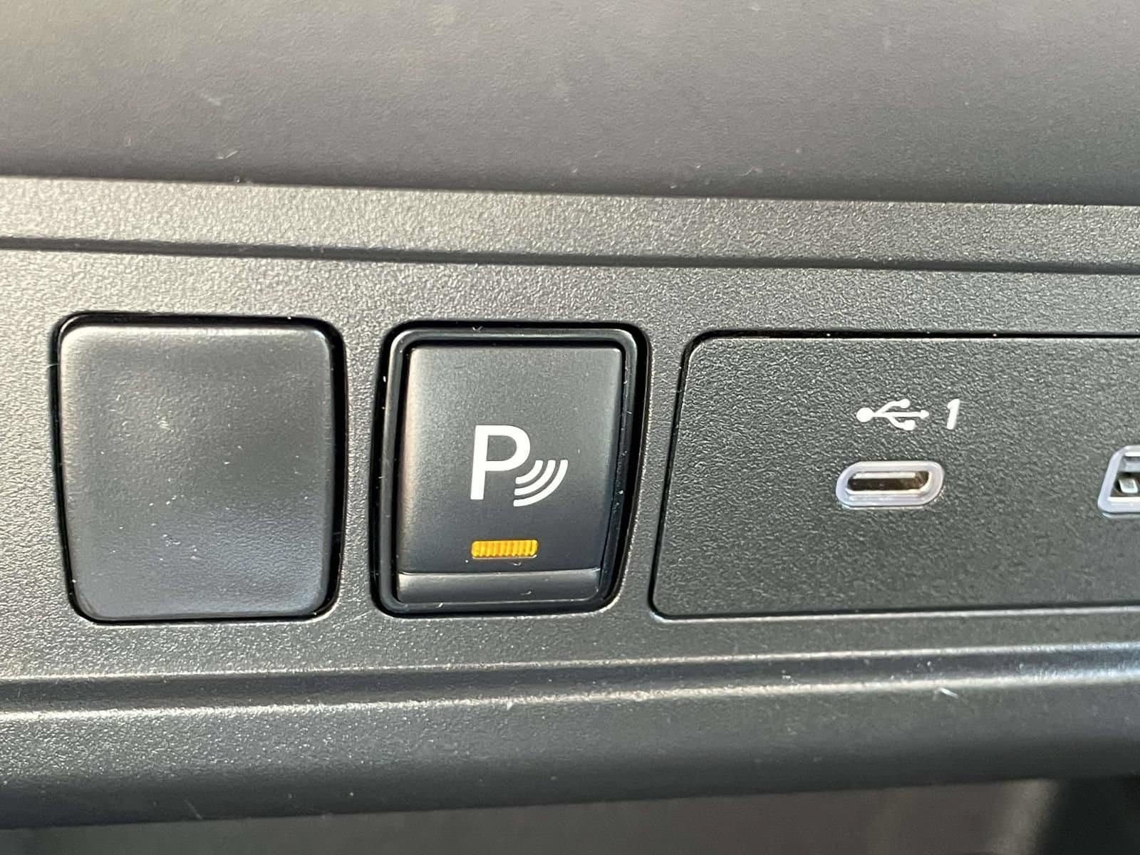 Used 2025 Nissan Frontier SV RWD image 21