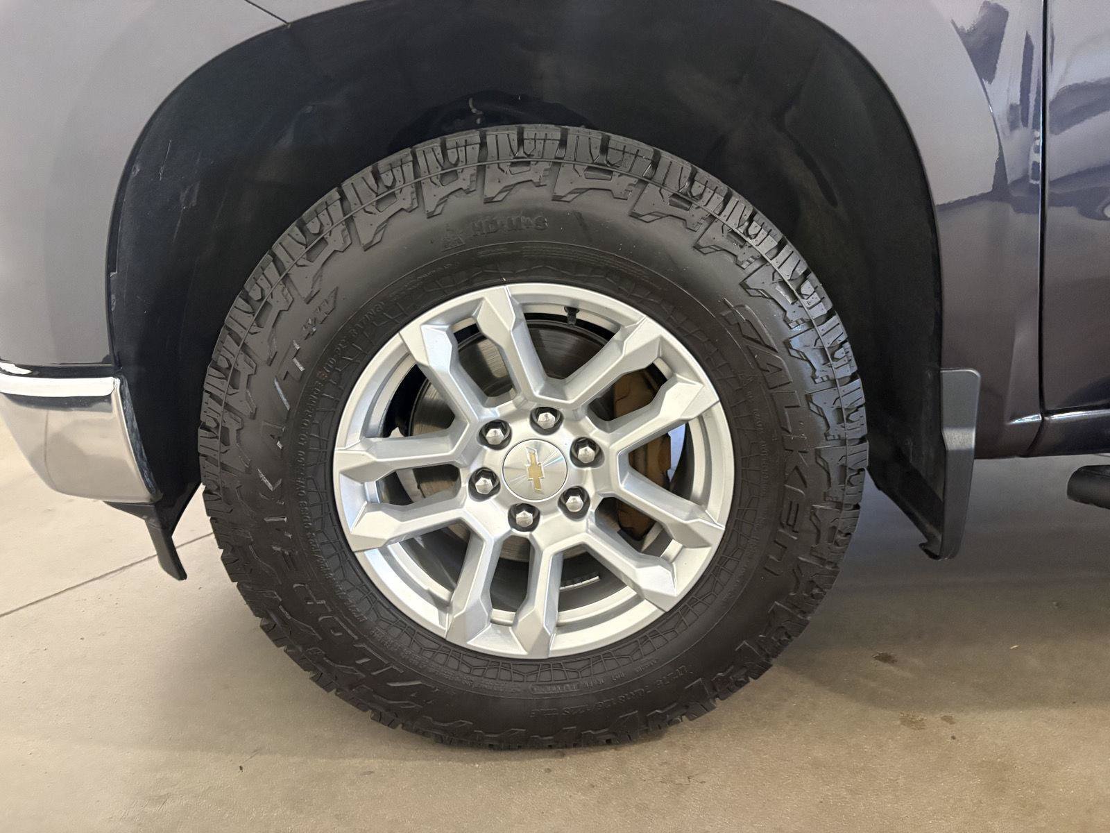 Used 2023 Chevrolet Silverado 1500 LT w/ Z71 Off-Road Package AWD/4WD image 53