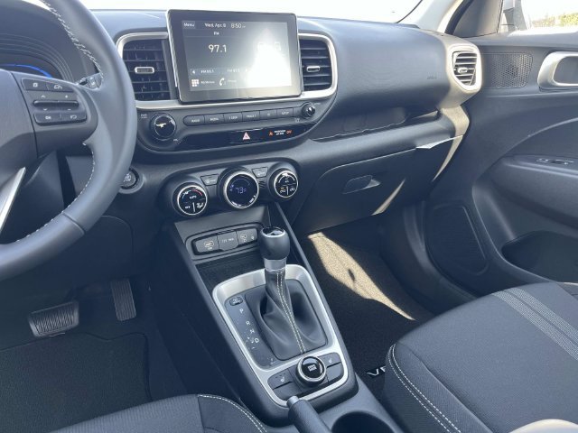 New 2026 Hyundai Venue SEL FWD image 14