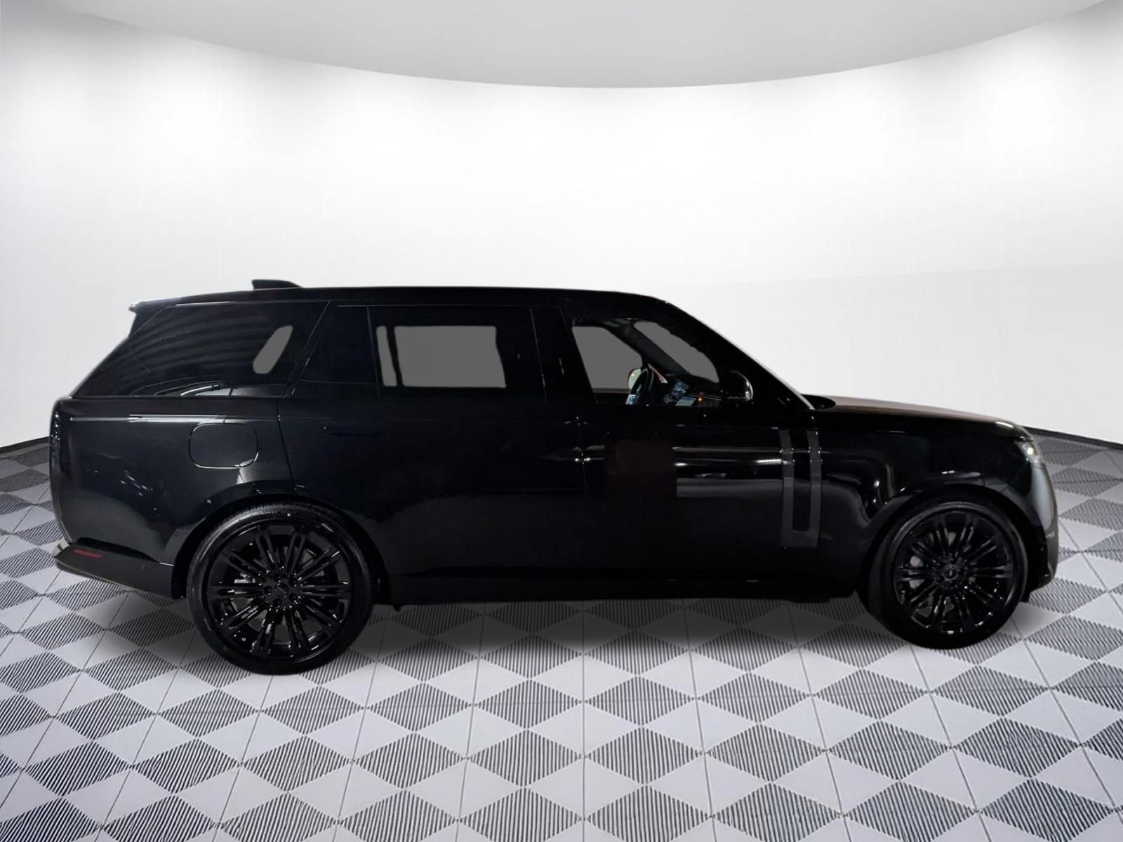 New 2026 Land Rover Range Rover Long Wheelbase SE AWD/4WD image 6