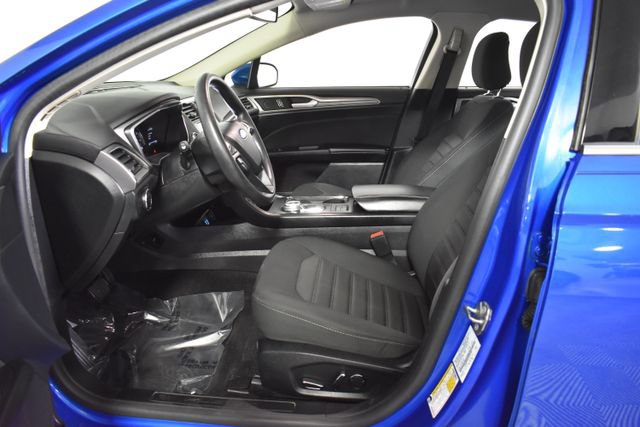 Used 2020 Ford Fusion SE FWD image 11