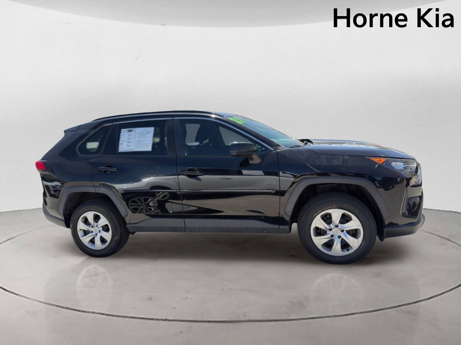 Used 2021 Toyota RAV4 LE FWD image 3