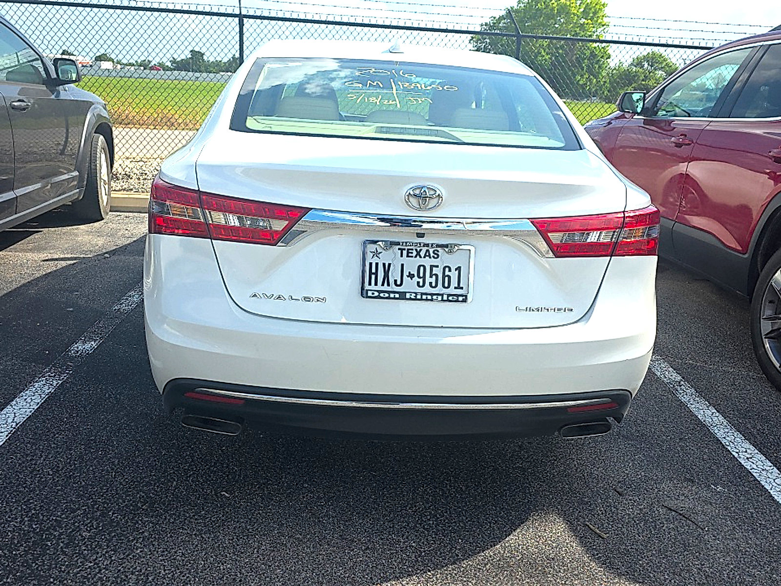 Used 2016 Toyota Avalon Limited w/ Toyota Safety Sense Package FWD image 8