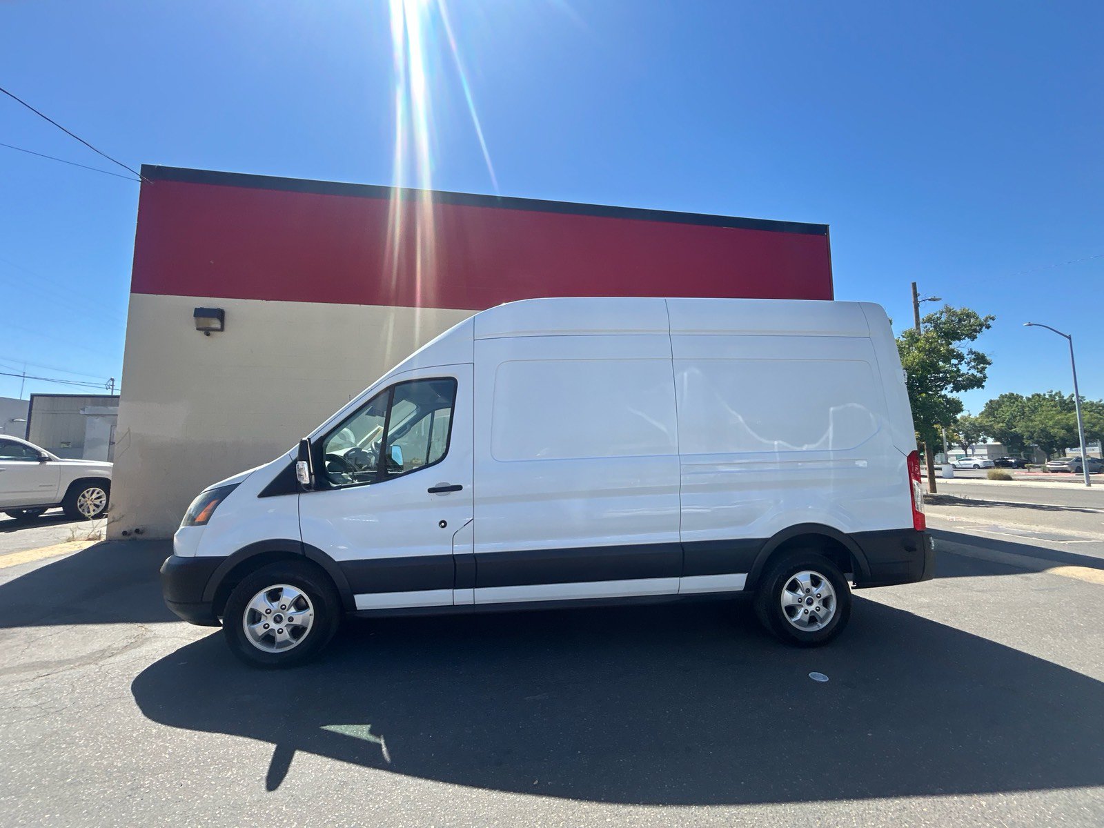 Used 2017 Ford Transit 250 148 High Roof RWD image 2