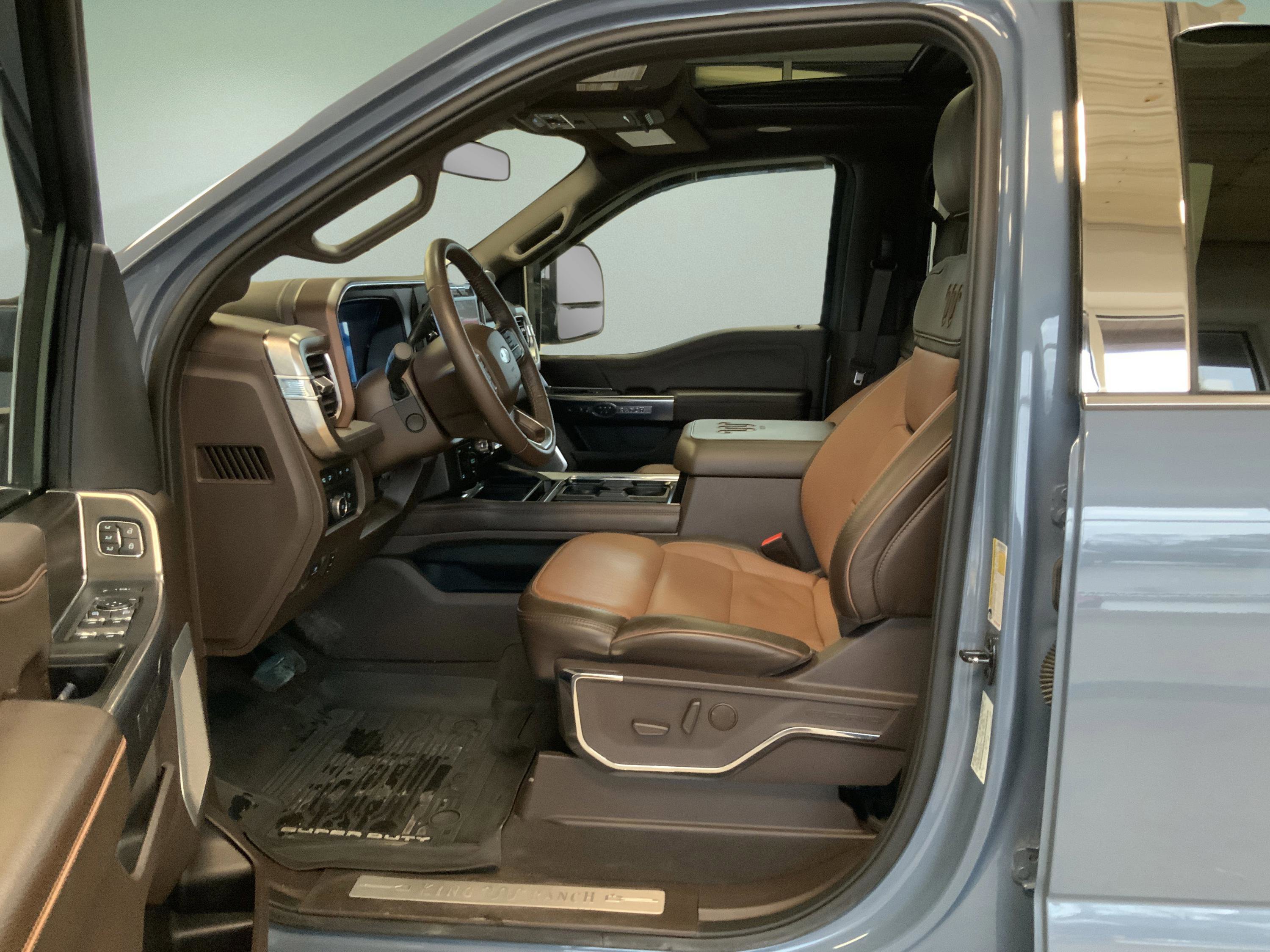 Used 2023 Ford F350 King Ranch w/ Chrome Package image 19