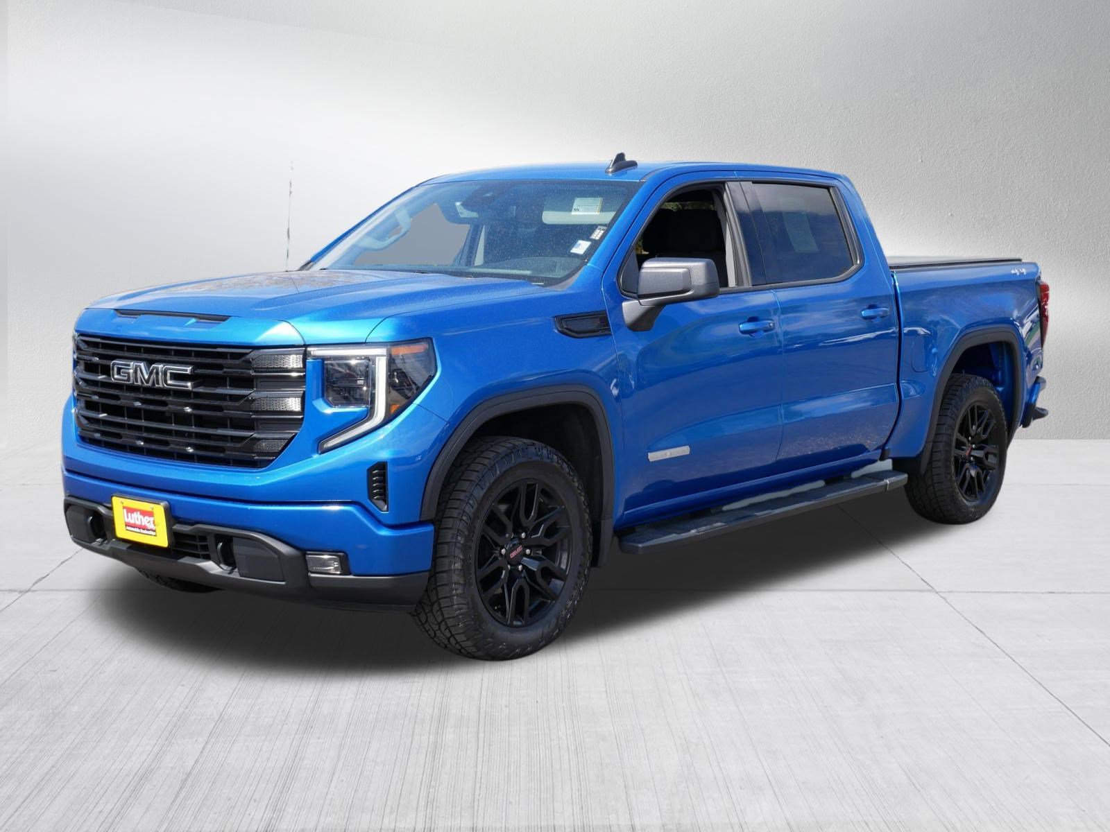 Used 2022 GMC Sierra 1500 Elevation w/ LPO, Elevation Black Package AWD/4WD image 2