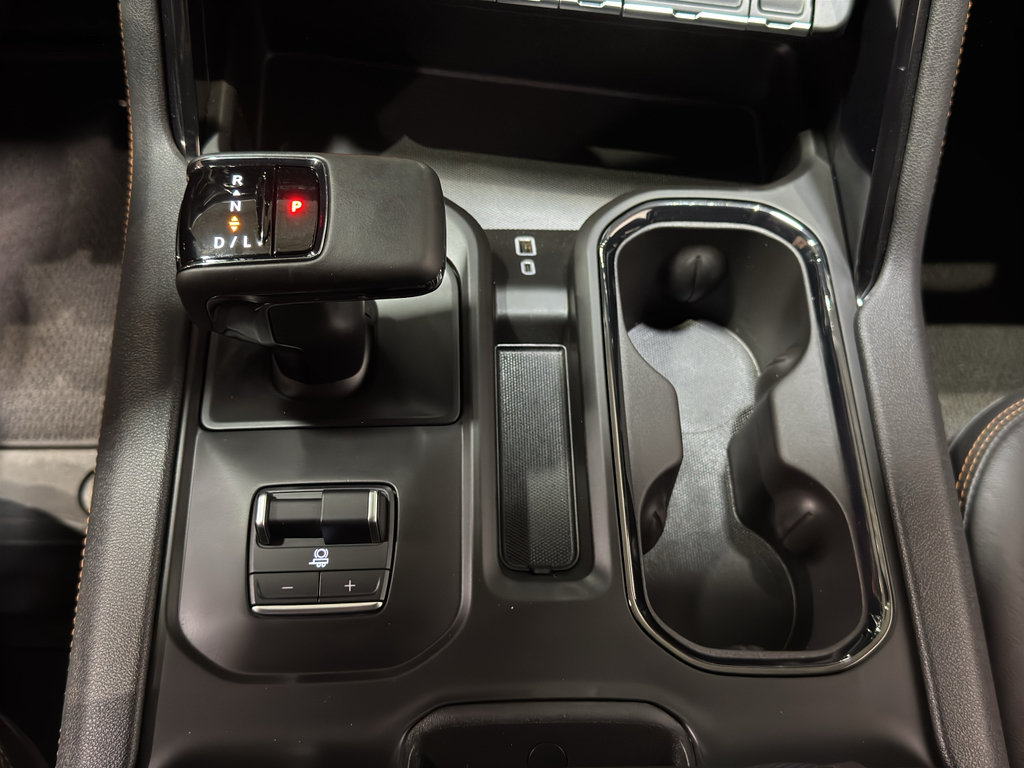 Used 2025 GMC Sierra 1500 AT4 w/ AT4 Premium Package AWD/4WD image 35