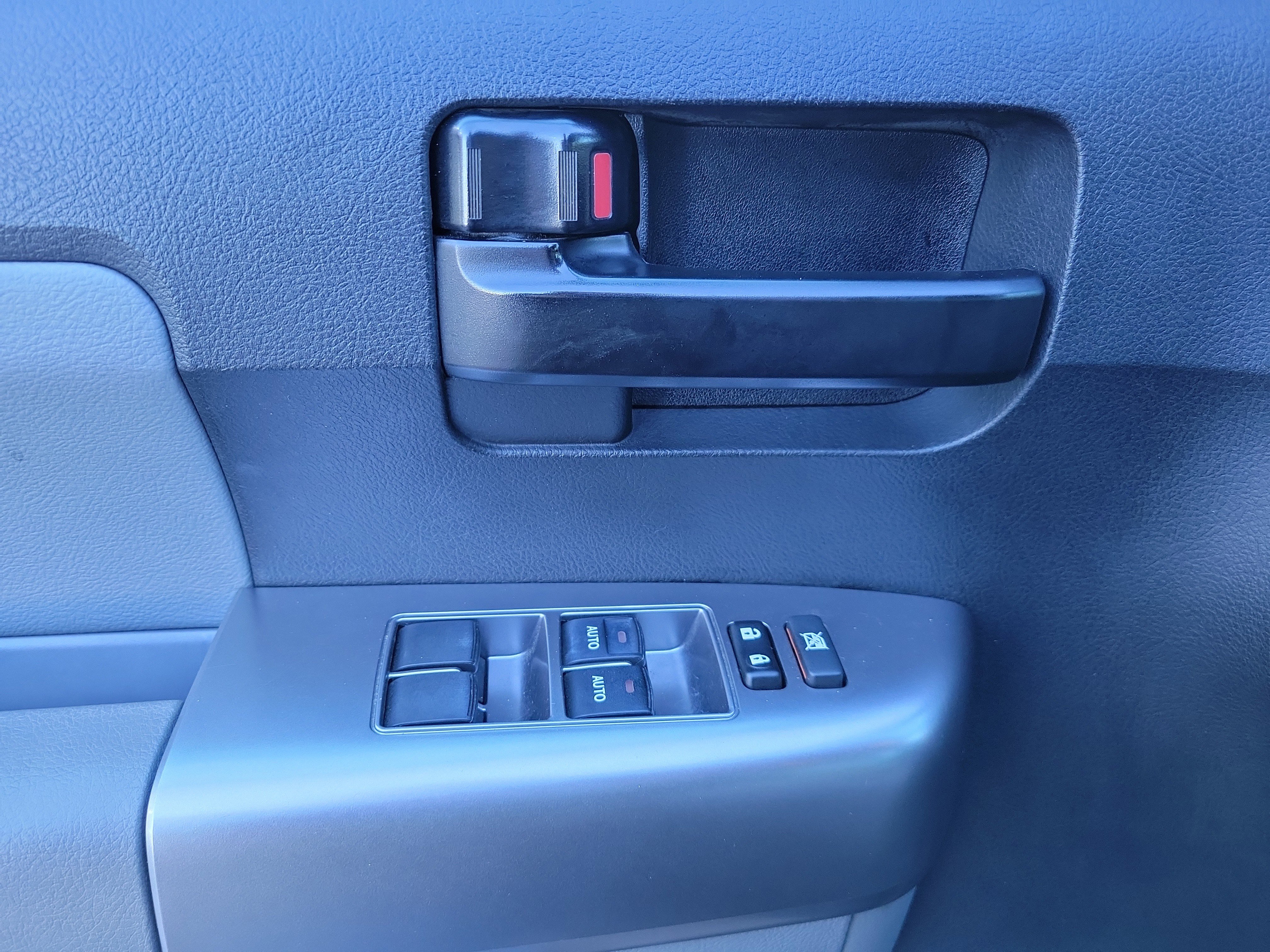 Used 2022 Toyota Sequoia SR5 image 26