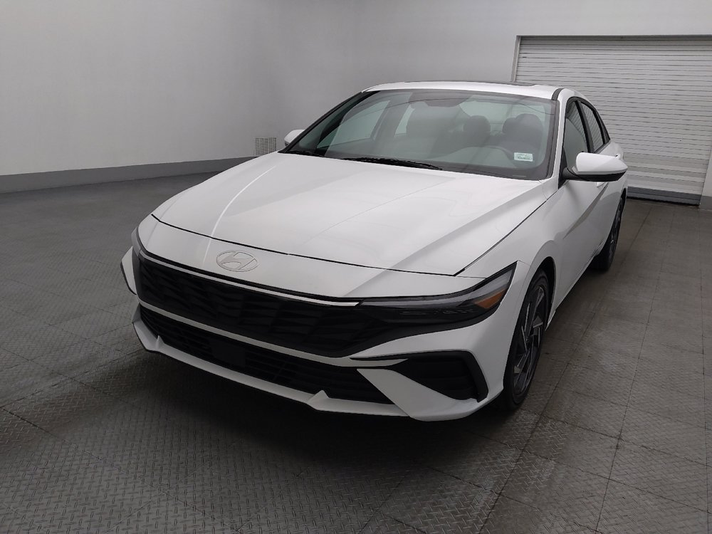 Used 2025 Hyundai Elantra SEL FWD image 15
