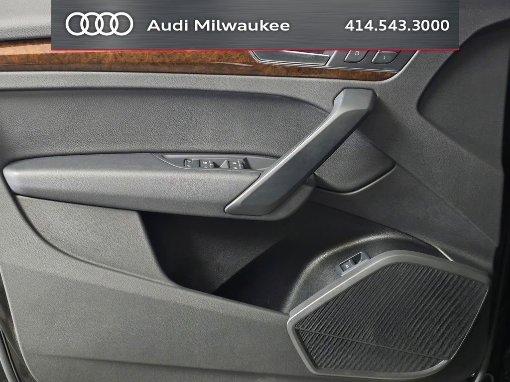 Used 2019 Audi Q5 2.0T Premium w/ Convenience Package AWD/4WD image 12