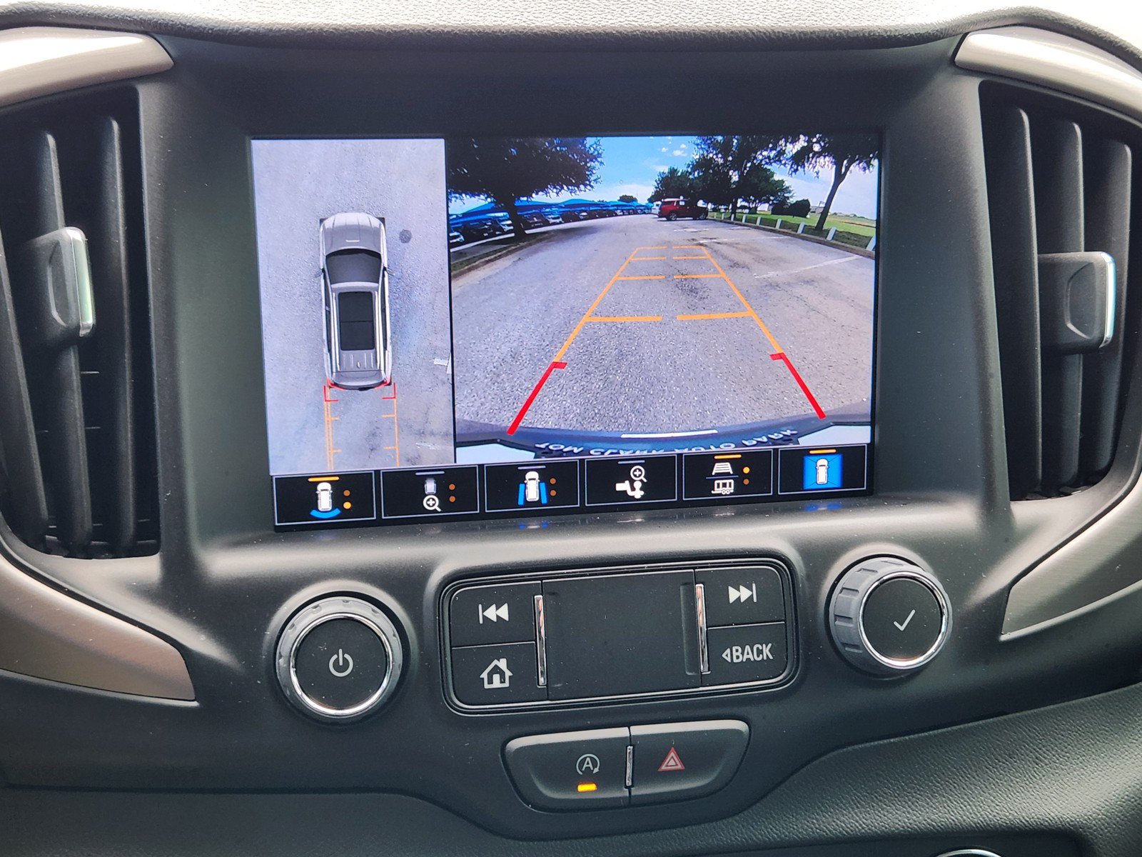 Used 2024 GMC Terrain AT4 w/ Infotainment Package II AWD/4WD image 8