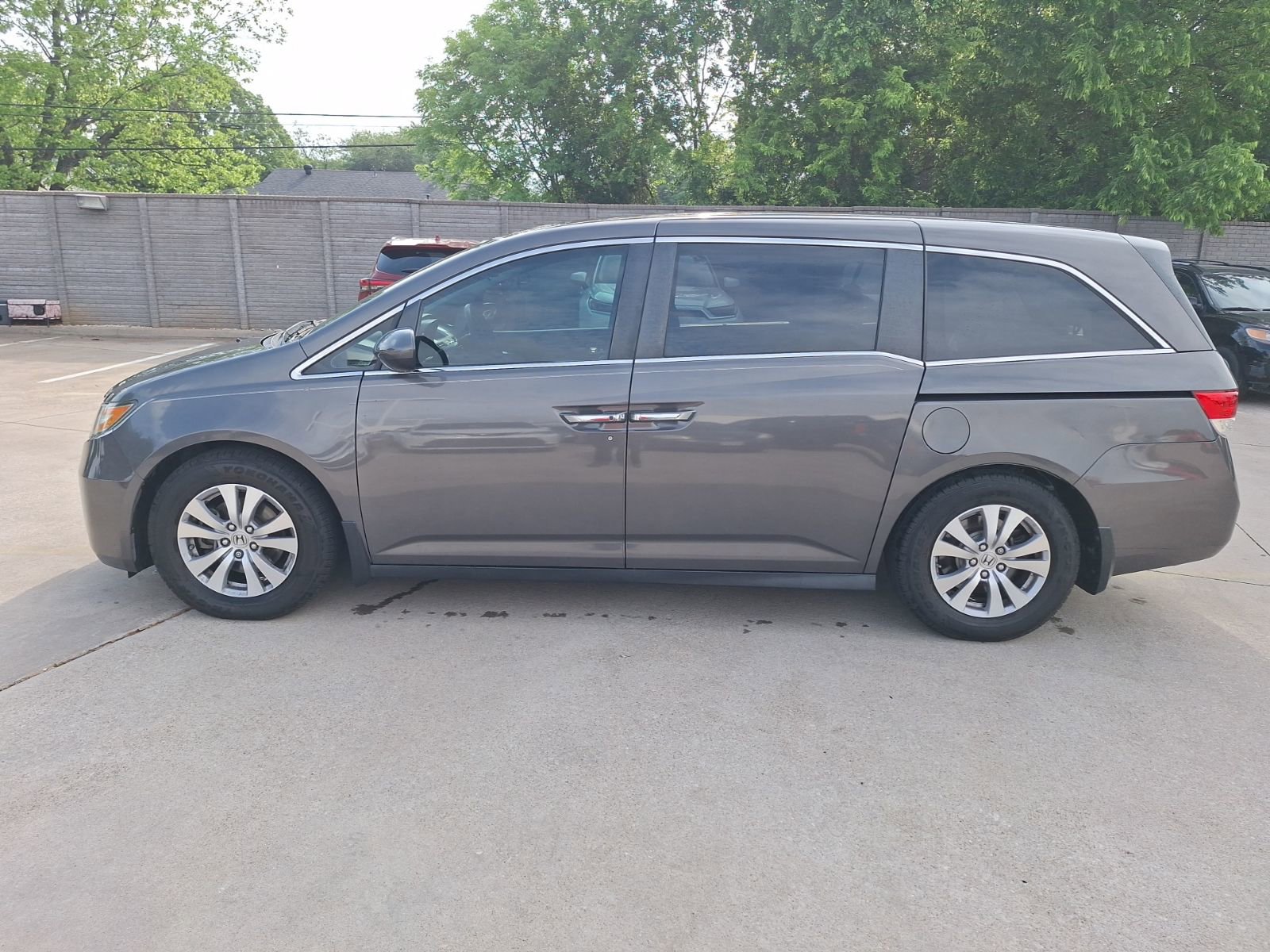 Used 2014 Honda Odyssey EX image 3
