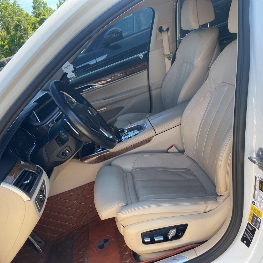 Used 2018 BMW 740e xDrive AWD/4WD image 3