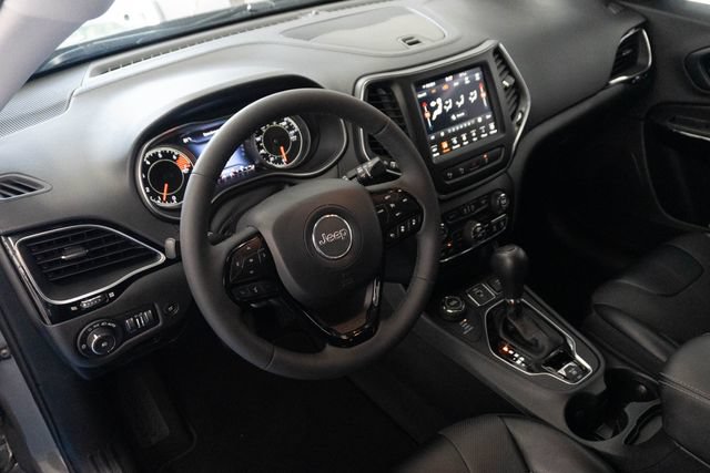 Used 2023 Jeep Cherokee Altitude Lux AWD/4WD image 3