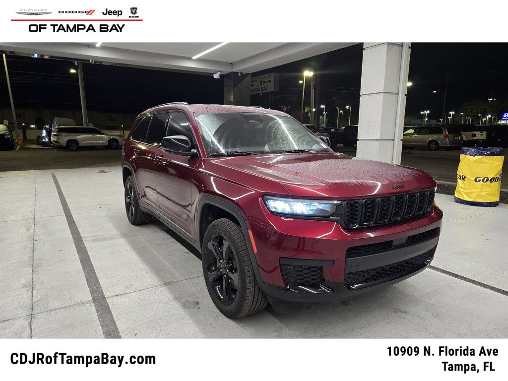 Used 2022 Jeep Grand Cherokee L Laredo image 1