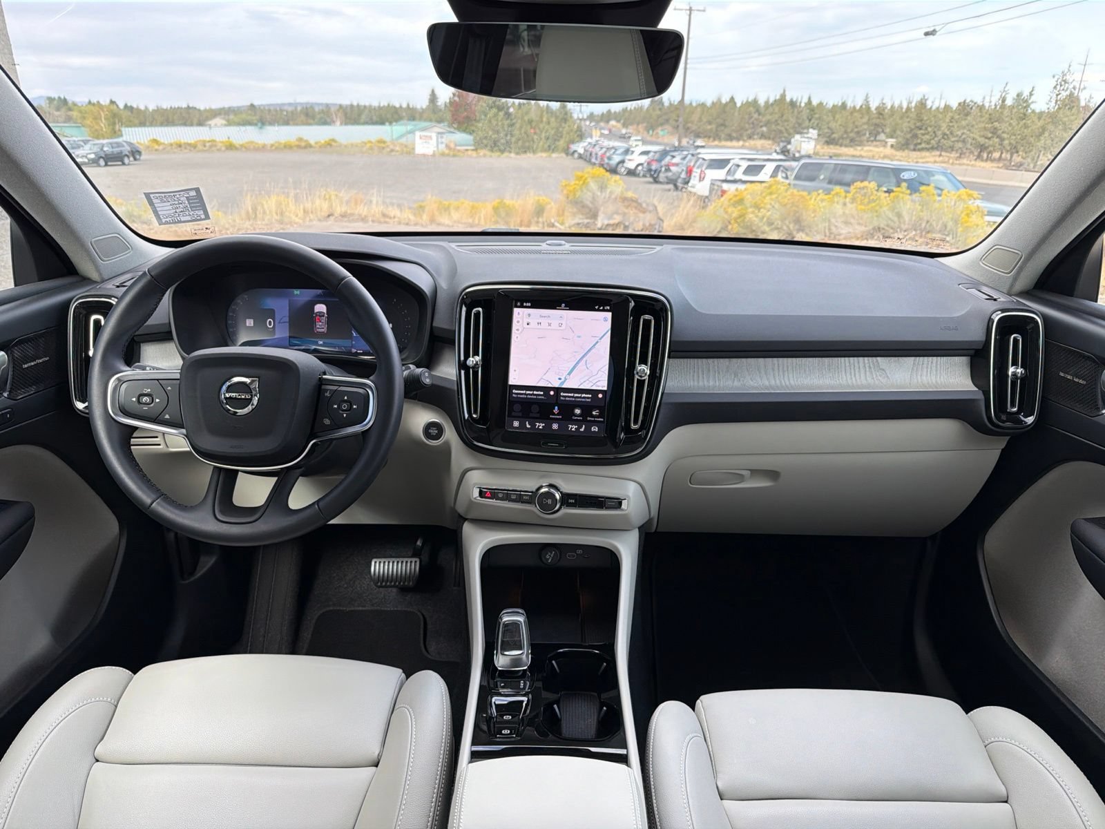 Used 2025 Volvo XC40 B5 Ultra AWD/4WD image 10