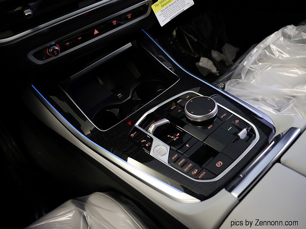 Used 2026 BMW X5 xDrive50e w/ M Sport Package image 26