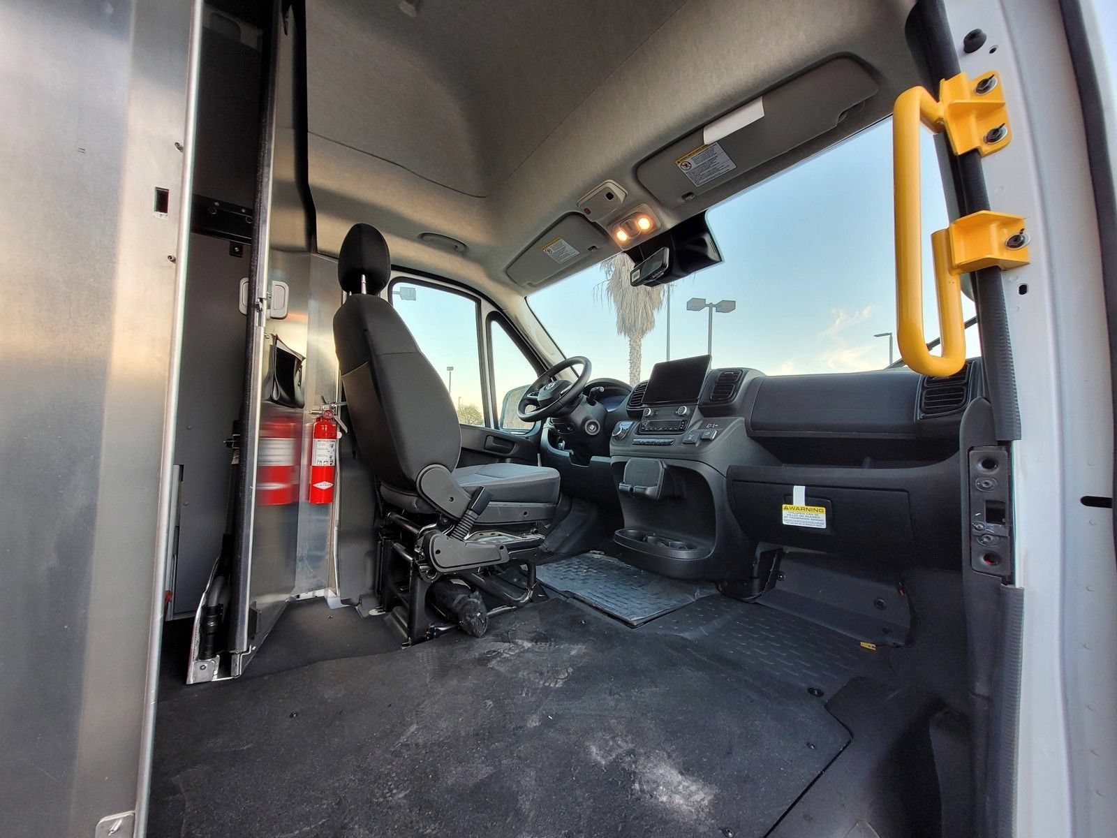New 2024 RAM ProMaster 3500 w/ Delivery Van Package FWD image 23