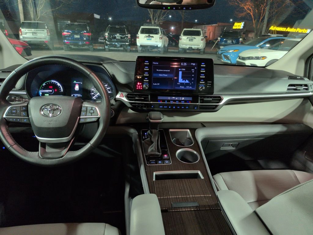 Used 2024 Toyota Sienna XLE image 12