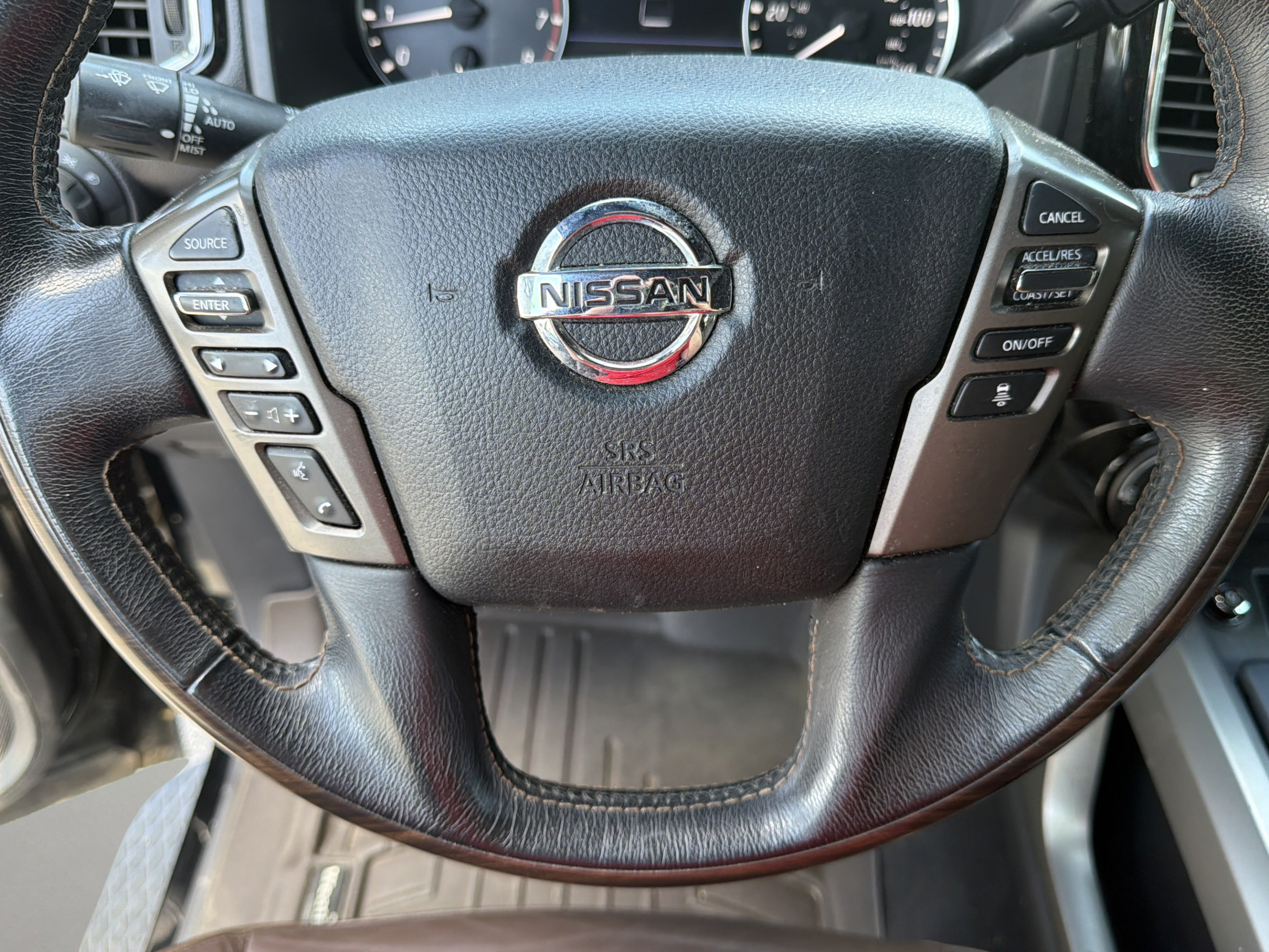 Used 2020 Nissan Titan Platinum Reserve w/ Moonroof Package AWD/4WD image 20