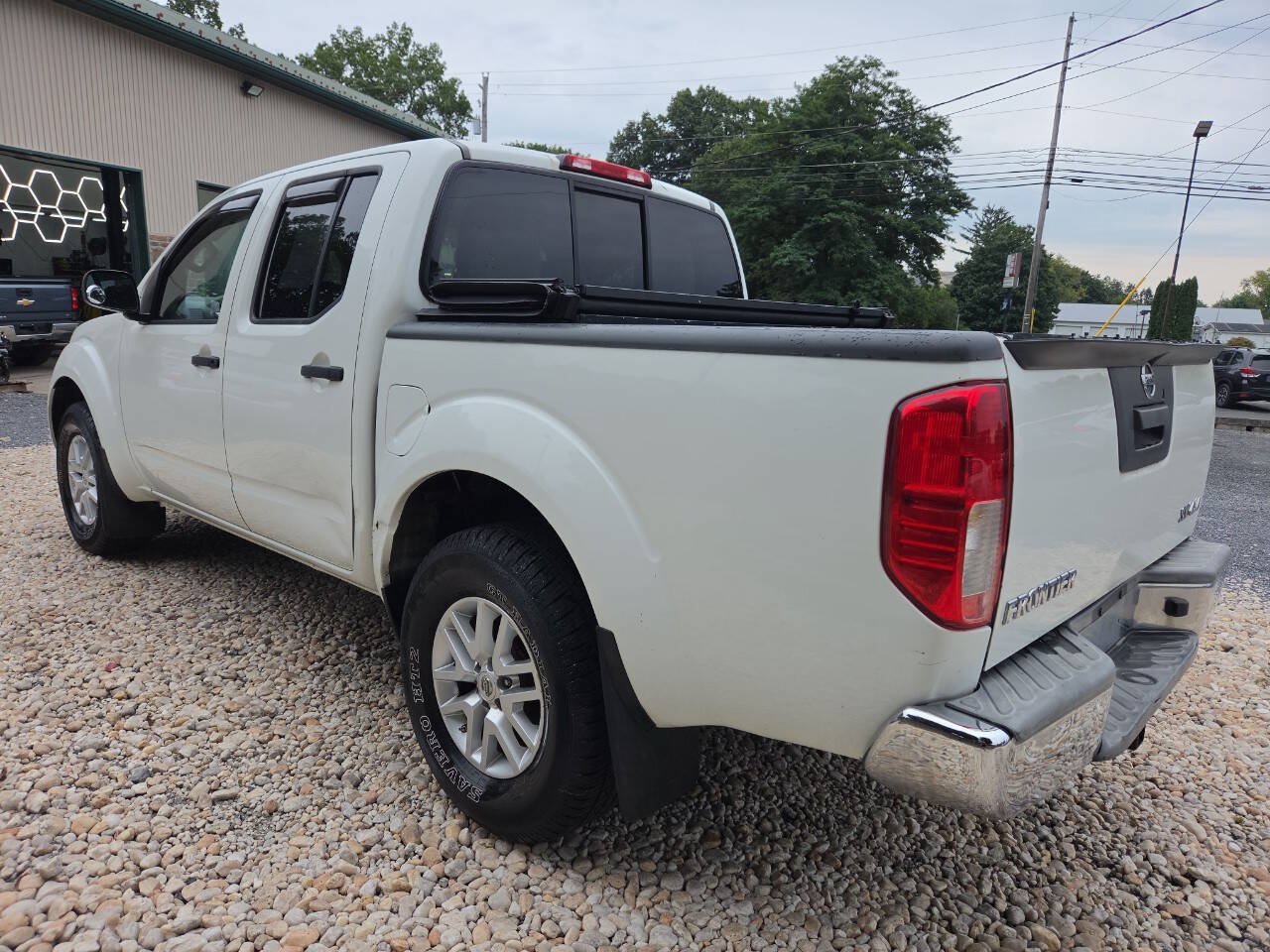 Used 2015 Nissan Frontier SV AWD/4WD image 4