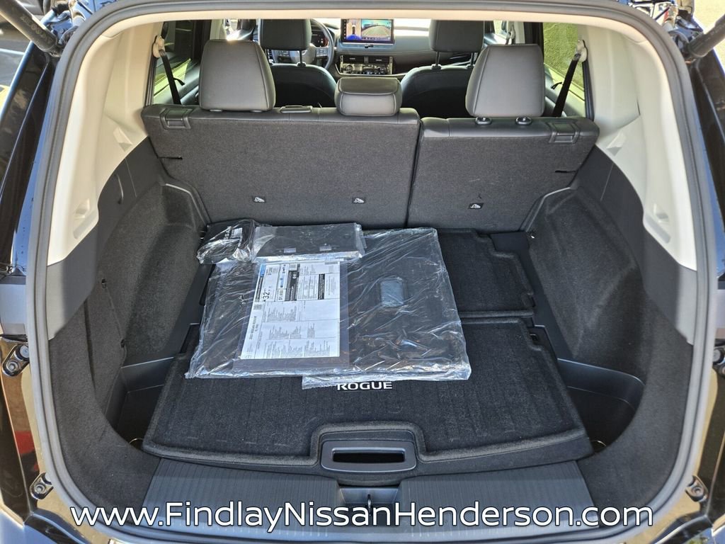 Used 2025 Nissan Rogue SL w/ Tech Package image 15