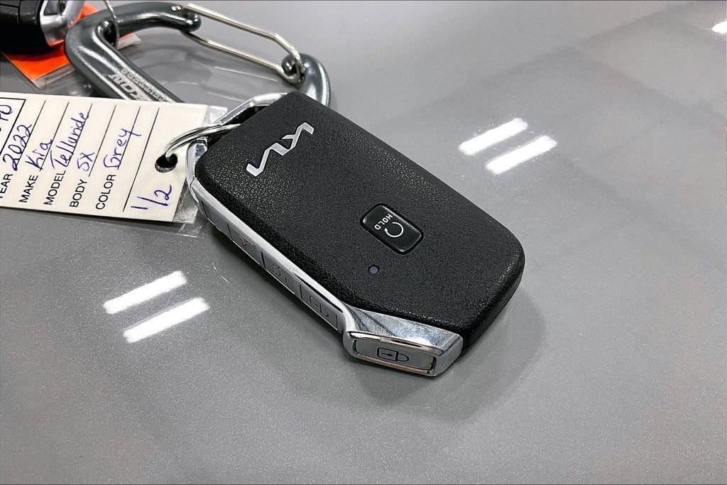 Used 2022 Kia Telluride SX w/ SX Prestige Package image 12