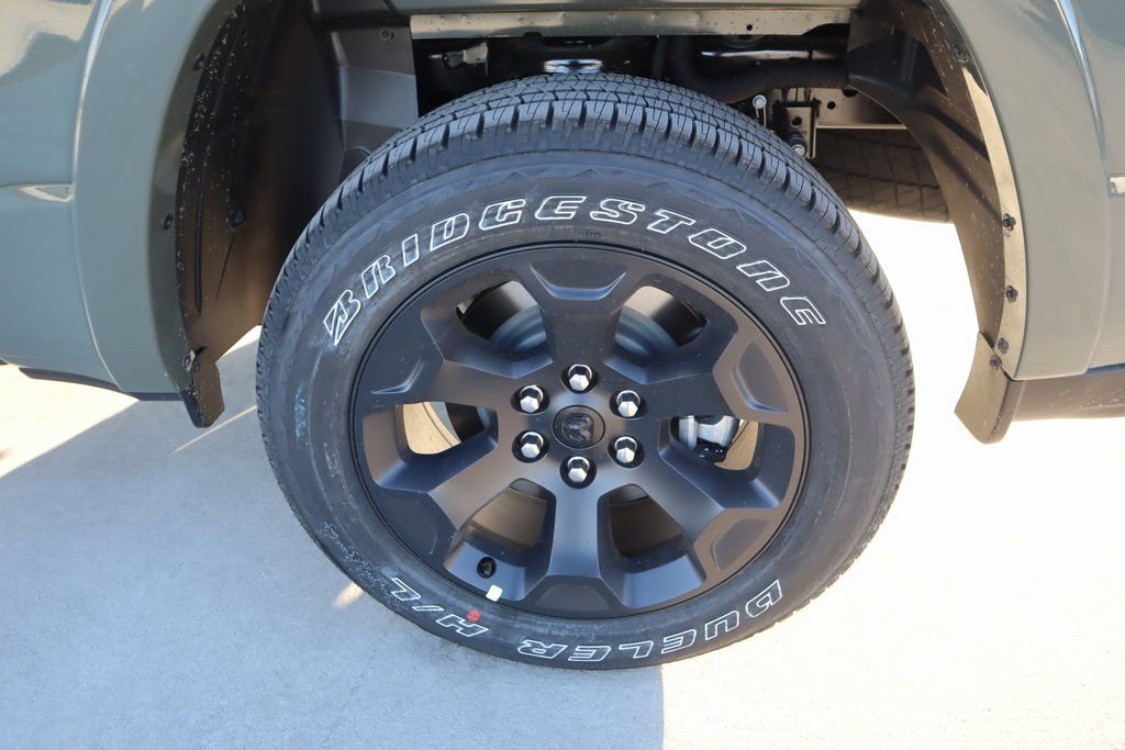 New 2026 RAM 1500 4x4 Crew Cab image 19