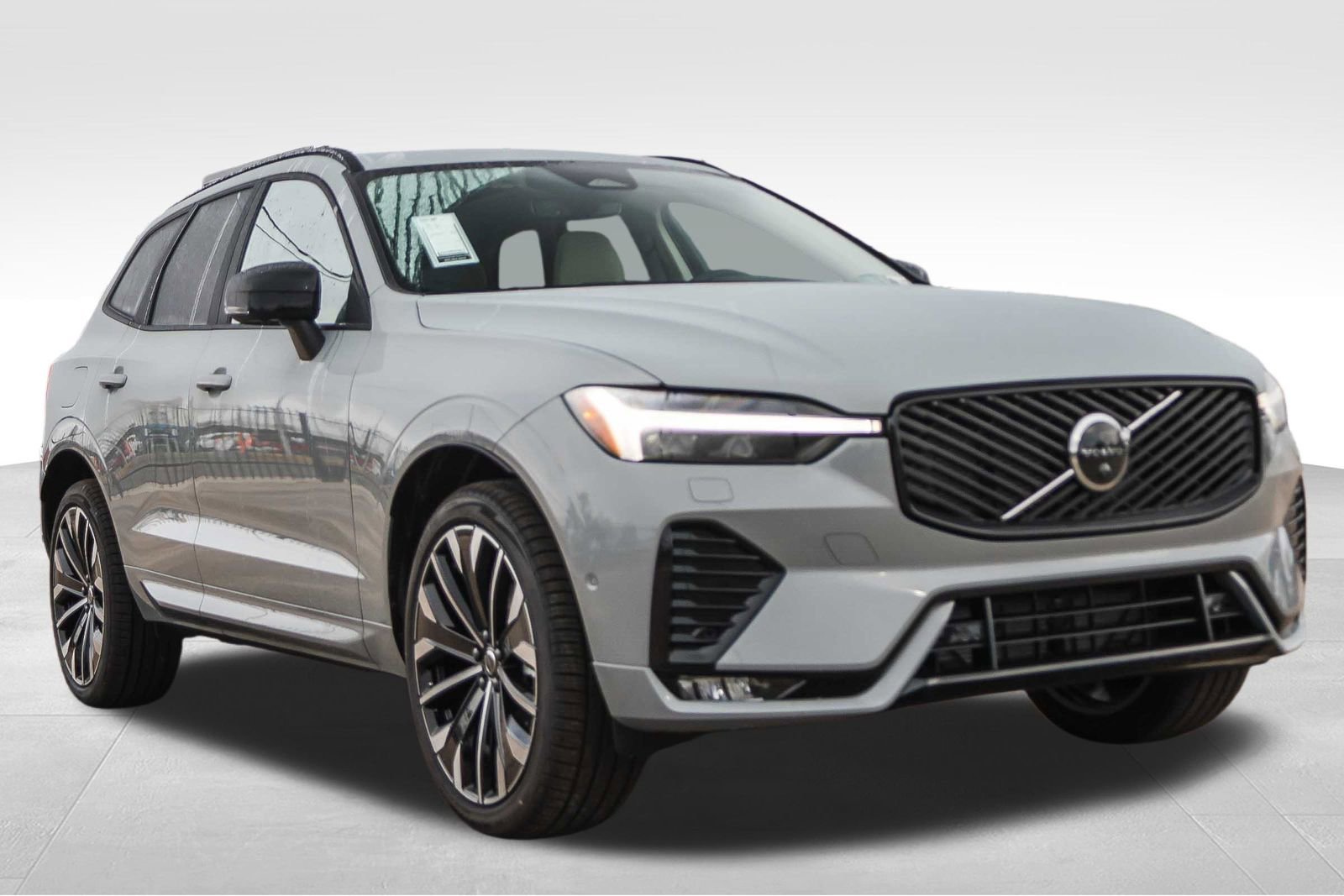 New 2026 Volvo XC60 B5 Ultra w/ Protection Package Premier image 3