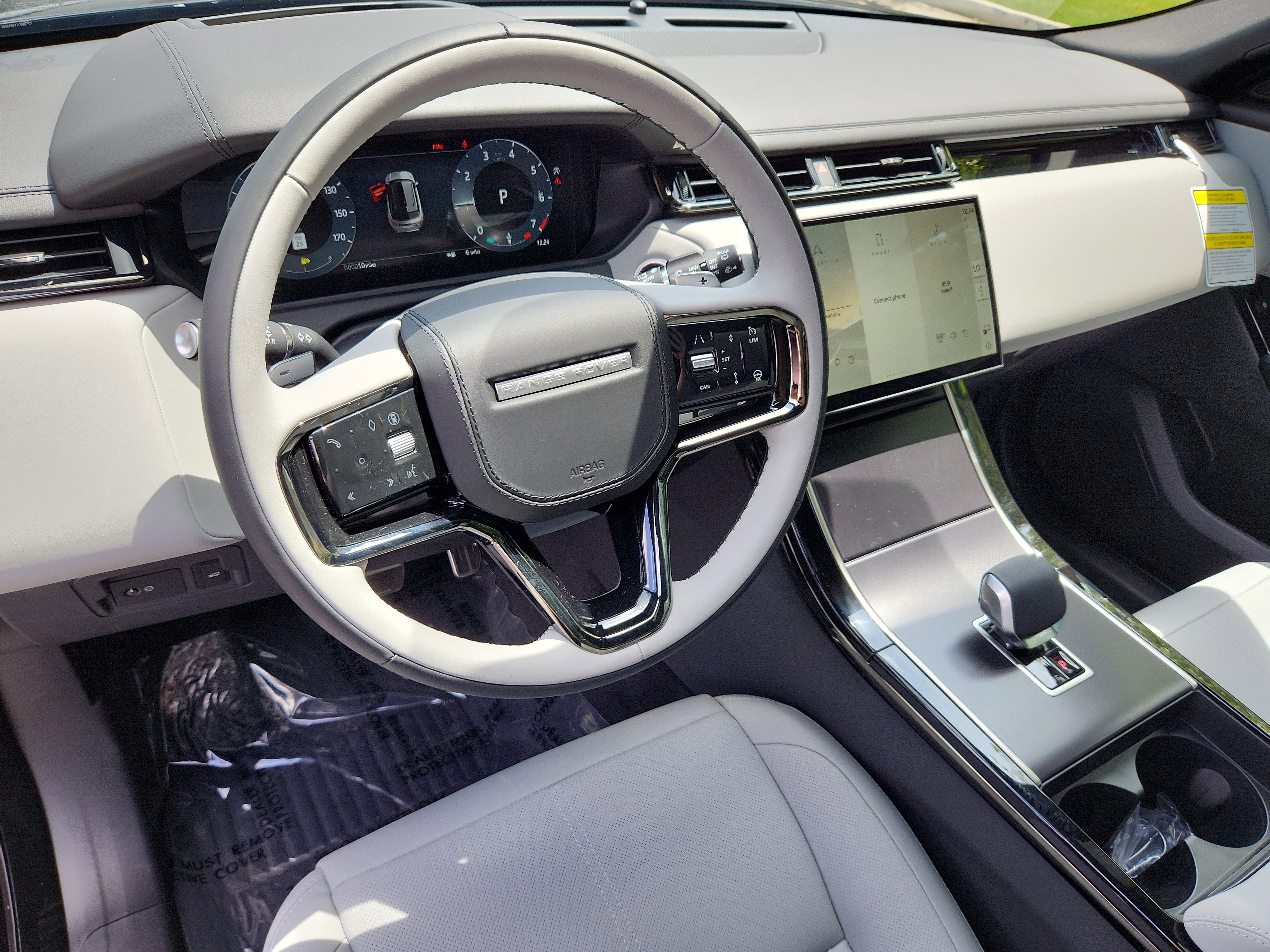 New 2026 Land Rover Range Rover Velar Dynamic SE image 15