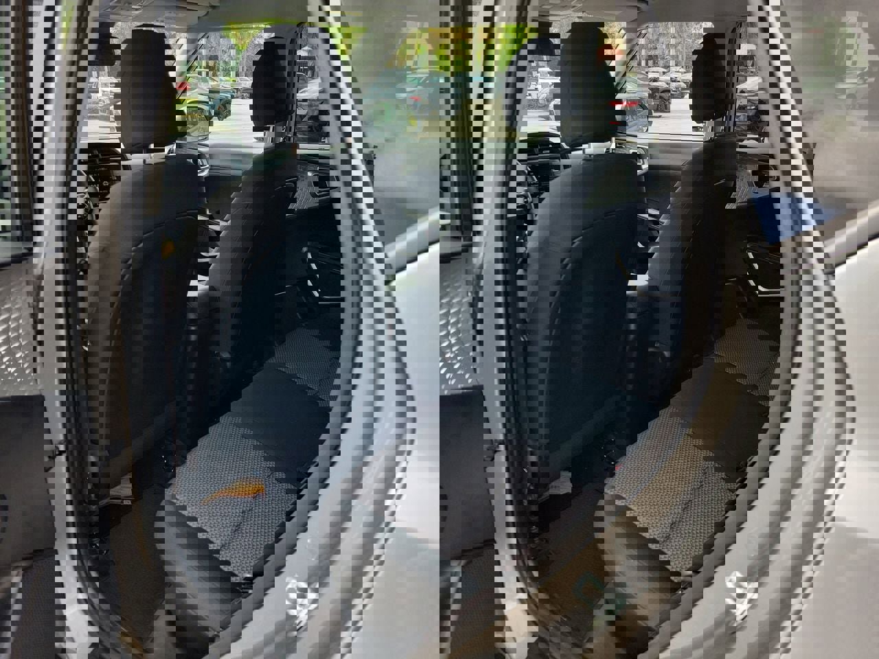 Used 2025 Kia Soul LX w/ LX Technology Package FWD image 8