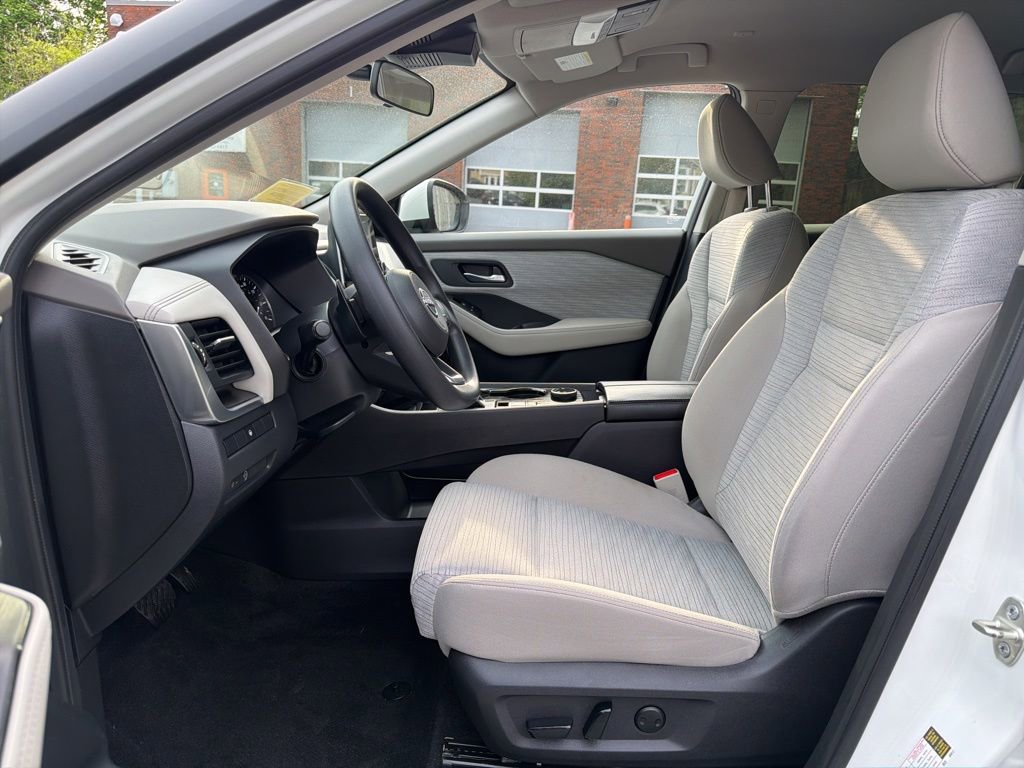 Used 2023 Nissan Rogue SV AWD/4WD image 13