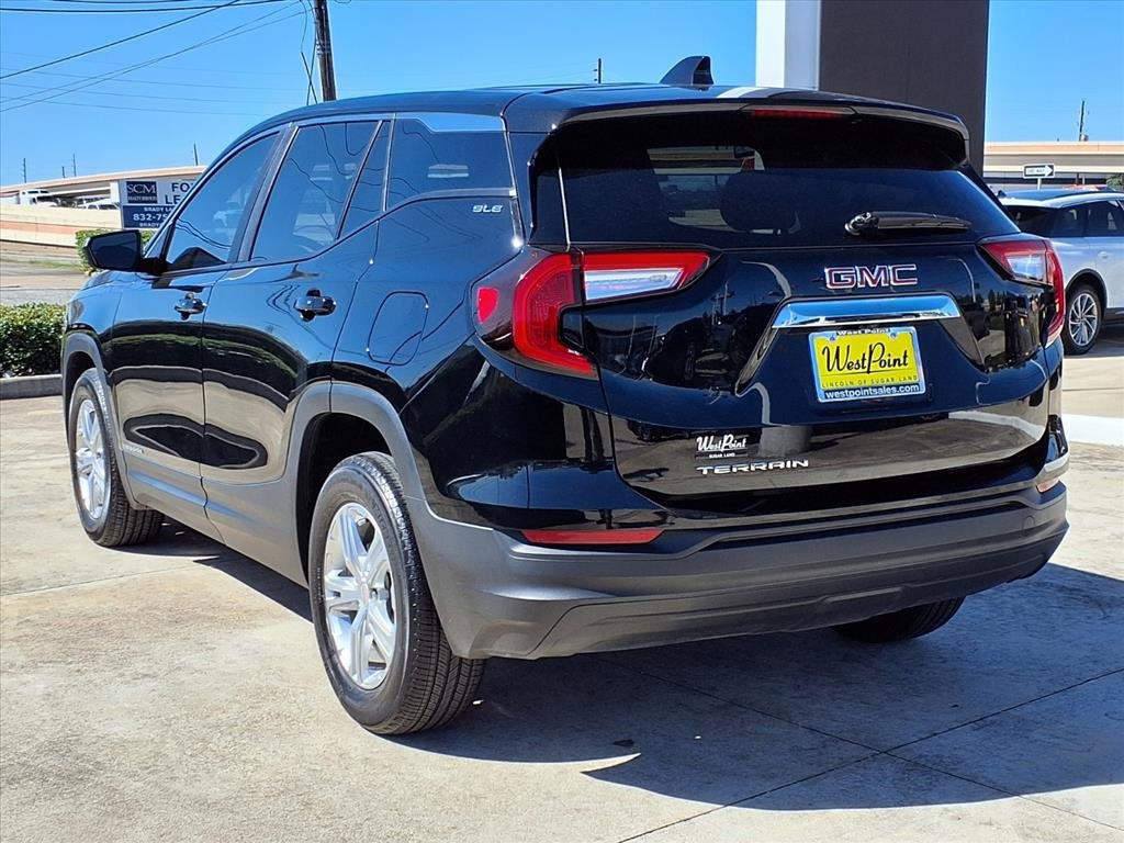 Used 2024 GMC Terrain SLE image 23