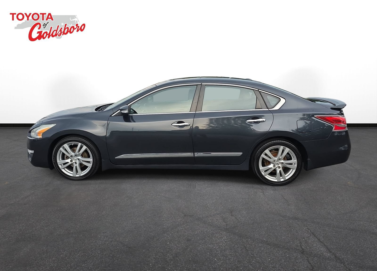 Used 2015 Nissan Altima 3.5 SL FWD image 8