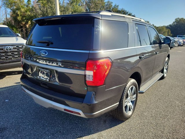 Used 2023 Ford Expedition XLT image 10