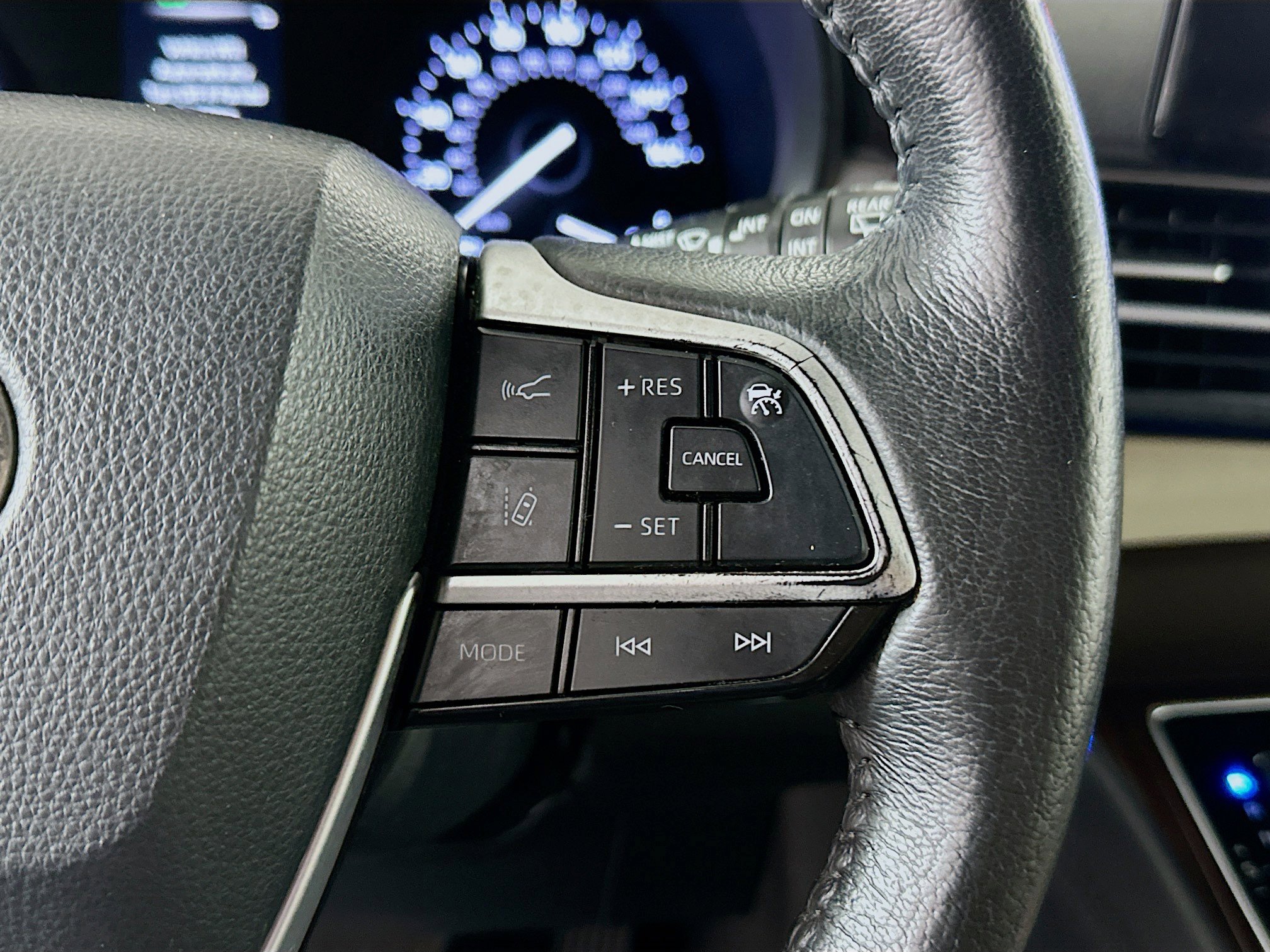 Used 2021 Toyota Sienna XLE image 17