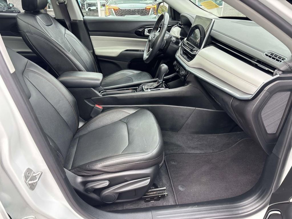 Used 2022 Jeep Compass Limited w/ Sun and Sound Group image 16