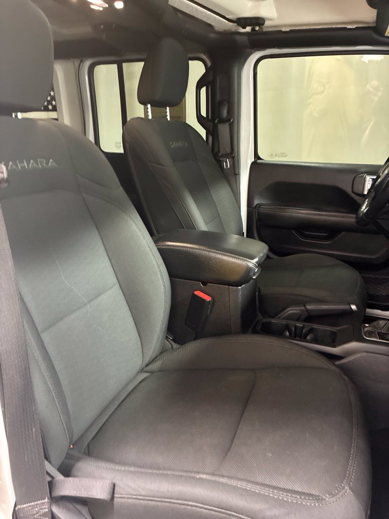 Used 2021 Jeep Wrangler Unlimited Sahara w/ Cold Weather Group AWD/4WD image 24