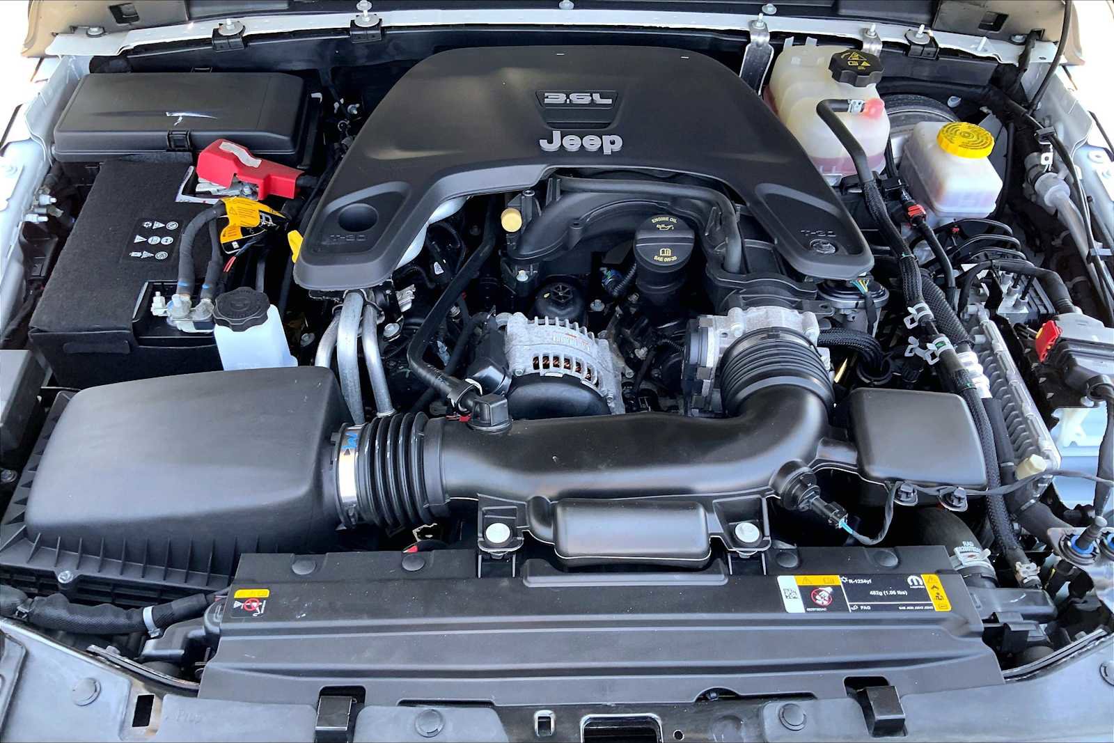 Used 2021 Jeep Wrangler Unlimited Sahara AWD/4WD image 31