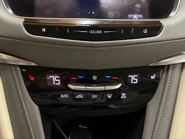 Used 2018 Cadillac XT5 Luxury w/ Driver Awareness Package AWD/4WD image 39