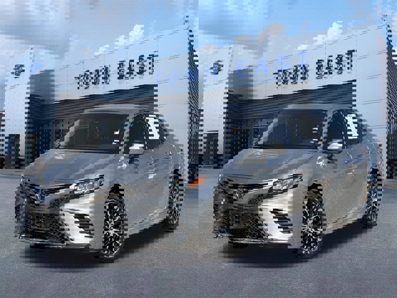 Used 2020 Toyota Camry SE