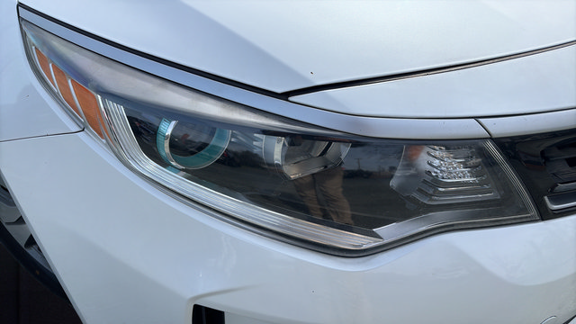 Used 2017 Kia Optima Premium FWD image 12